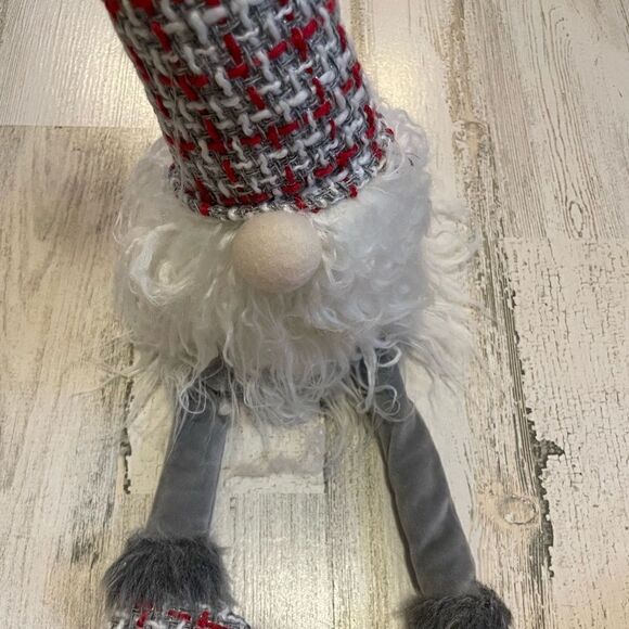 Seasonal Gnome Decoration - Picture 3 of 3